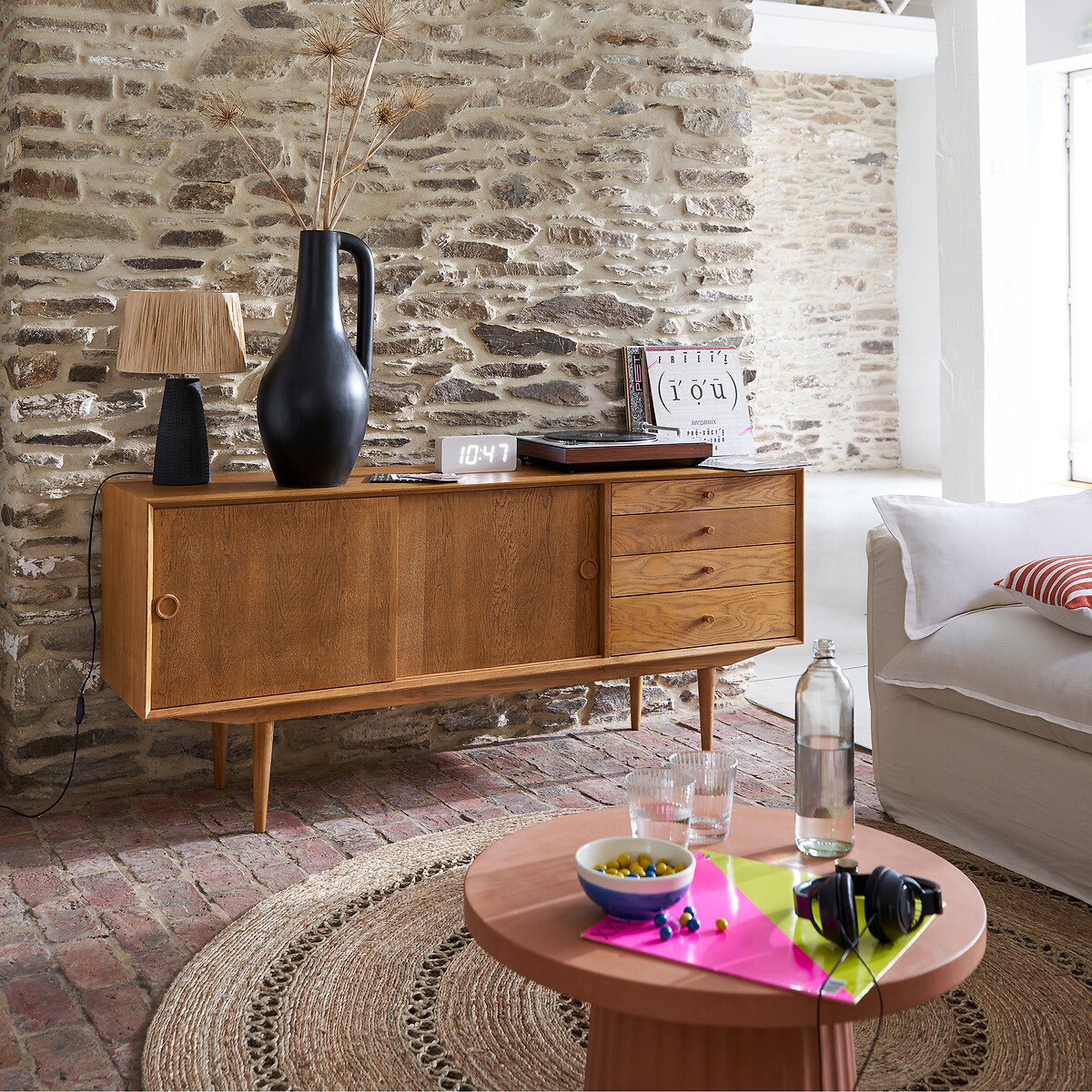 Mid century oak sideboard 2 doors, 4 drawers