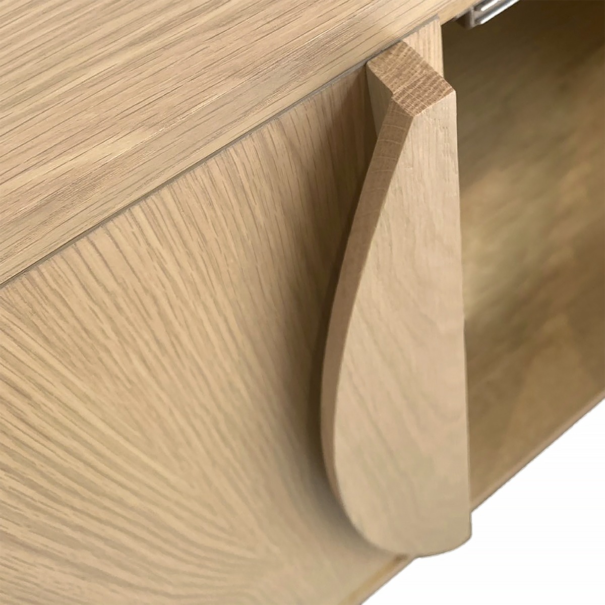 Large oak media unit